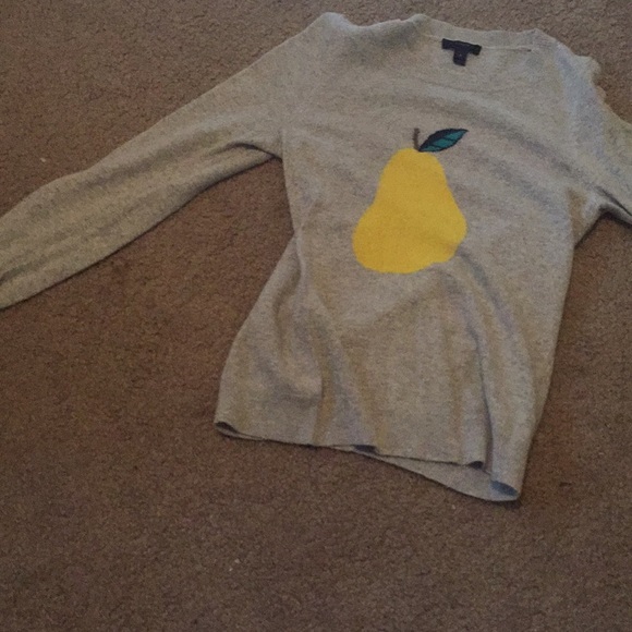 Light grey sweater with a yellow pear design. - Picture 2 of 3
